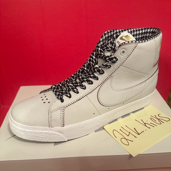 “Welcome Skateboarding / Welcome Madrid” / Nike Zoom Blazer SB - Picture 1 of 2